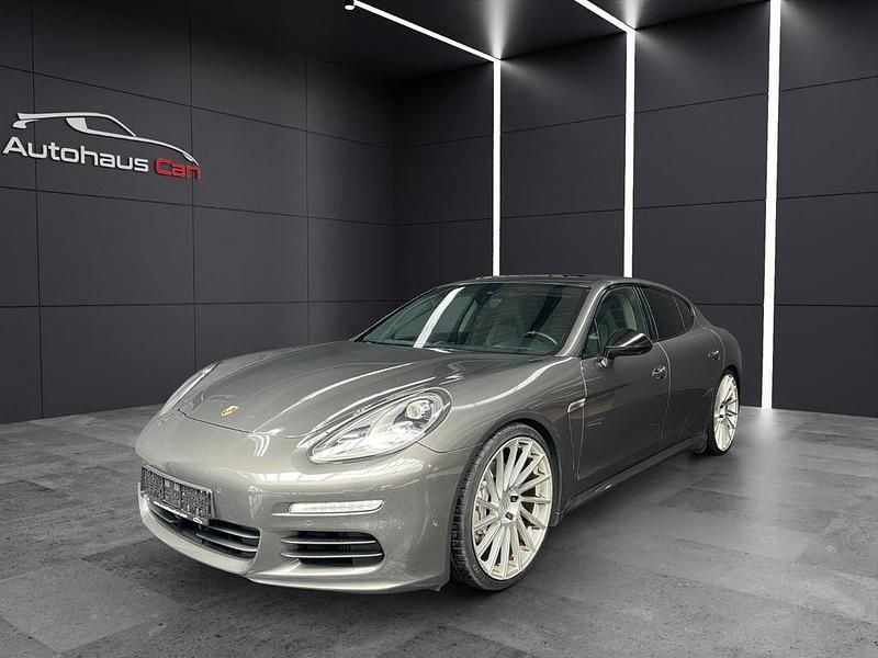 Grau Gebraucht 2014 Porsche Panamera 4S Chrono Limousine | 25.990 € (Fairer Preis) - Bild 1/4