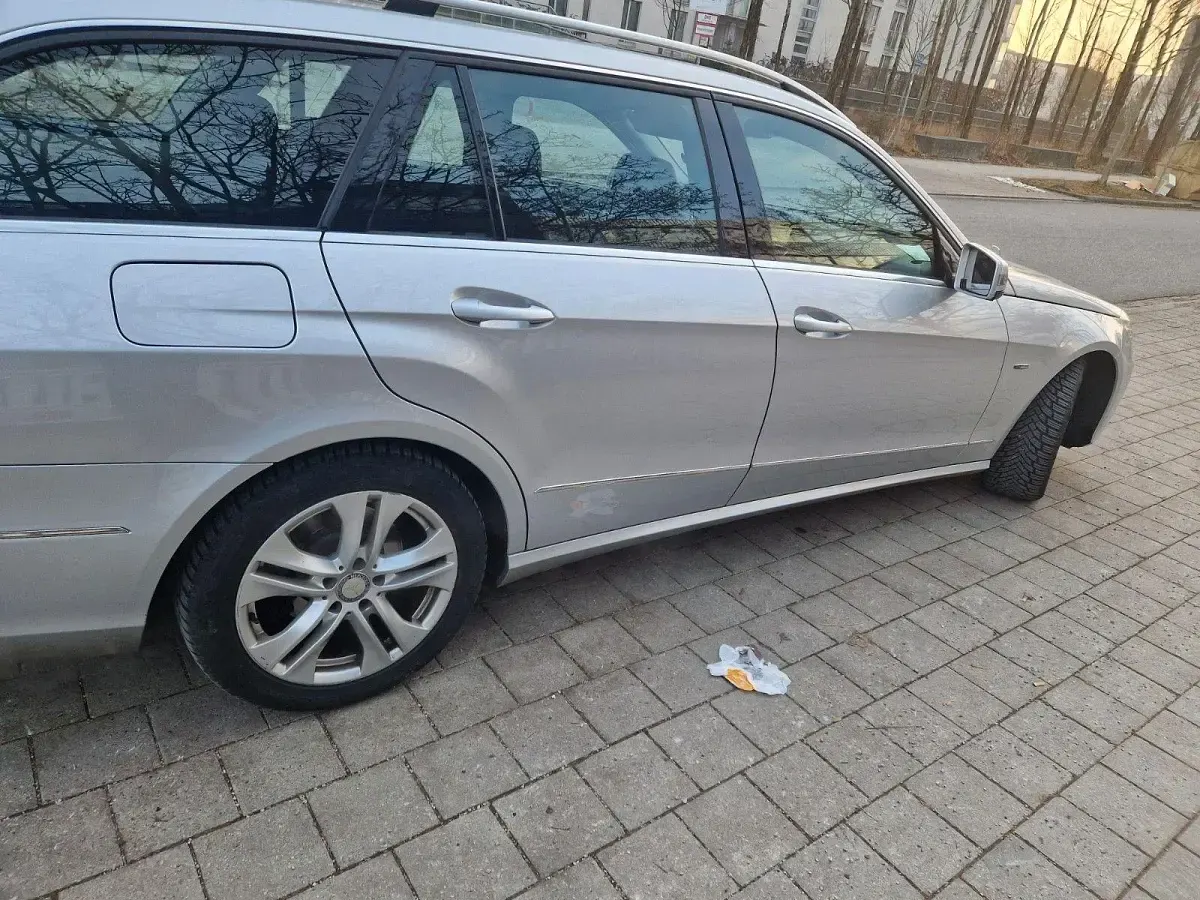 Gebraucht Mercedes E200 Avantgarde 184 PS (135 kW) 2012 Silber Kombi