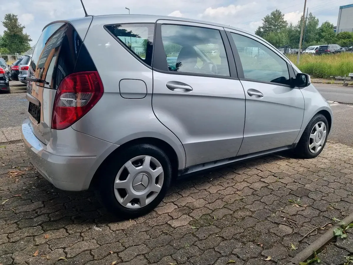 Gebraucht Mercedes A160 95 PS (69 kW) 2010 Silber Kleinwagen