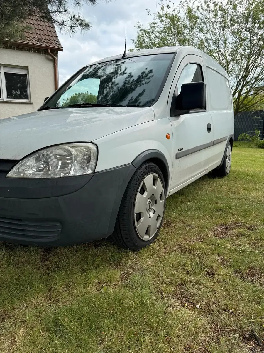 Gebraucht Opel Combo 65 PS (47 kW) 2002 Weiß Van / Kleinbus