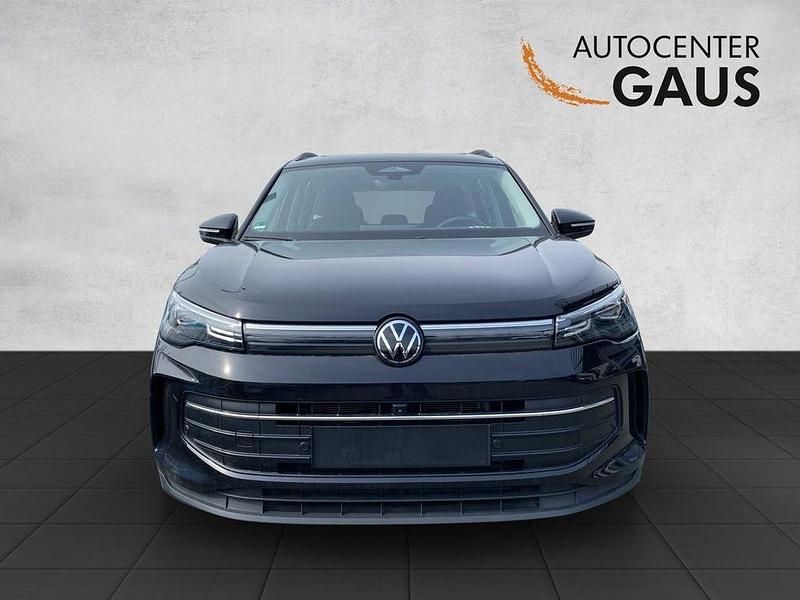 Gebraucht VW Tiguan Goal 150 PS (110 kW) 2024 Schwarz SUV