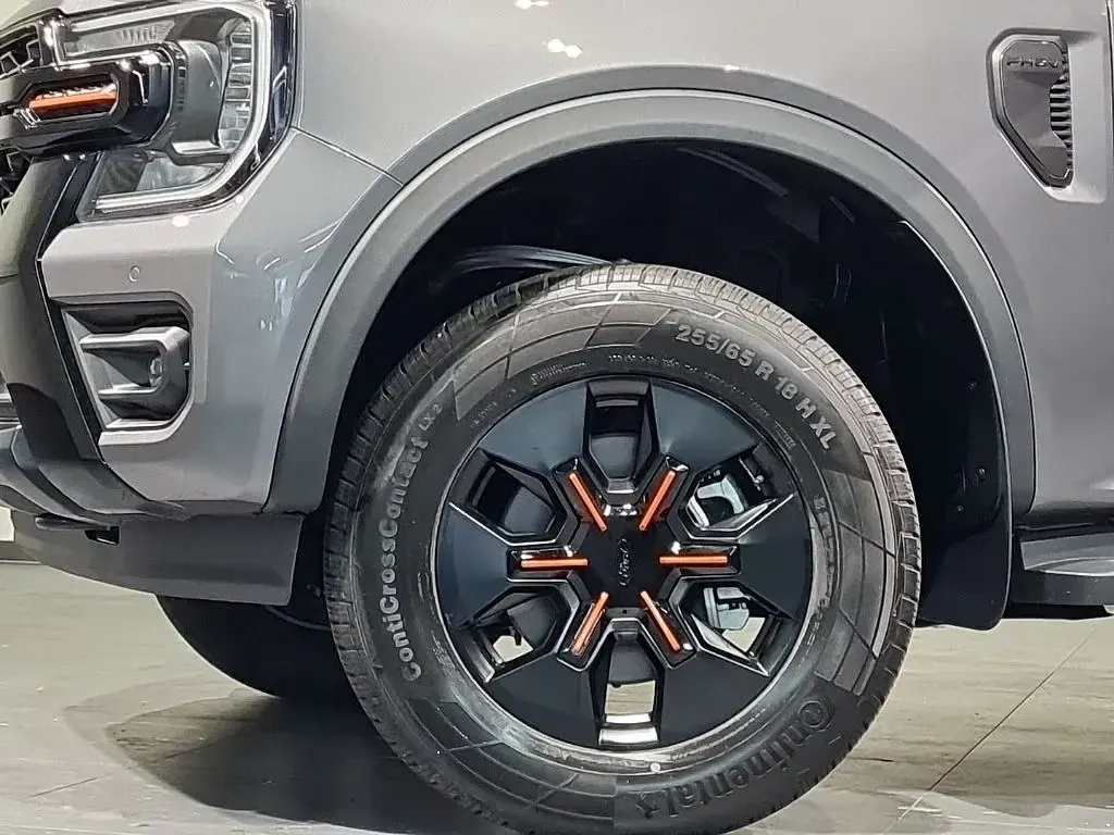 Neu Ford Ranger Wildtrack 281 PS (206 kW) 2026 Carbonizedgrey met. Pickup