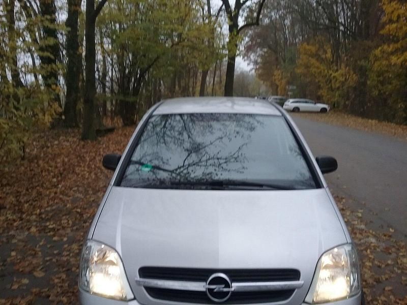 Silber Gebraucht 2005 Opel Meriva Van / Kleinbus | 599 € (Superpreis) - Bild 1/4
