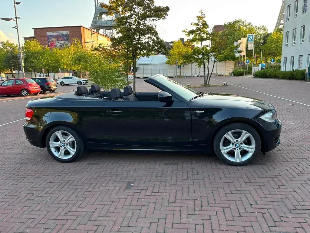 Gebraucht BMW 118 Cabriolet Advantage 143 PS (105 kW) 2011 Schwarz Cabrio