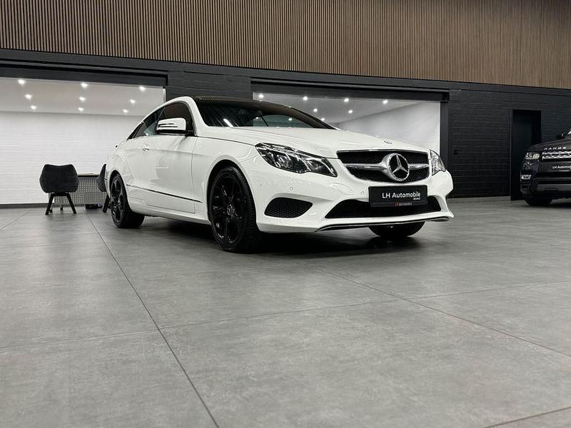 Gebraucht Mercedes E250 204 PS (150 kW) 2015 Weiß Coupé