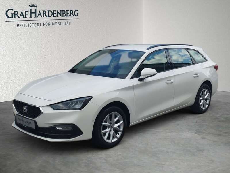 Weiß Gebraucht 2022 Seat Leon ST Style Kombi | 18.810 € (Superpreis) - Bild 1/4