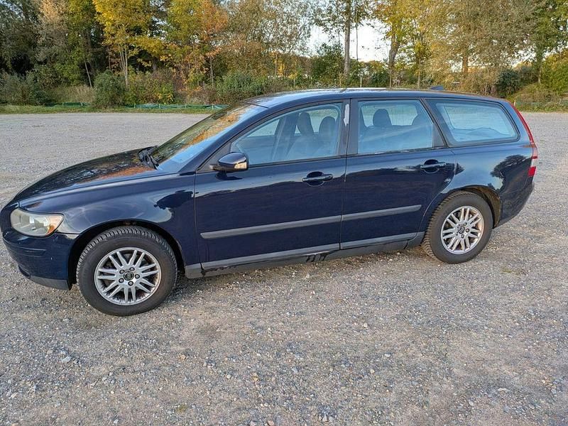Blau Gebraucht 2005 Volvo V50 Kombi | 1.500 € (Superpreis) - Bild 1/4
