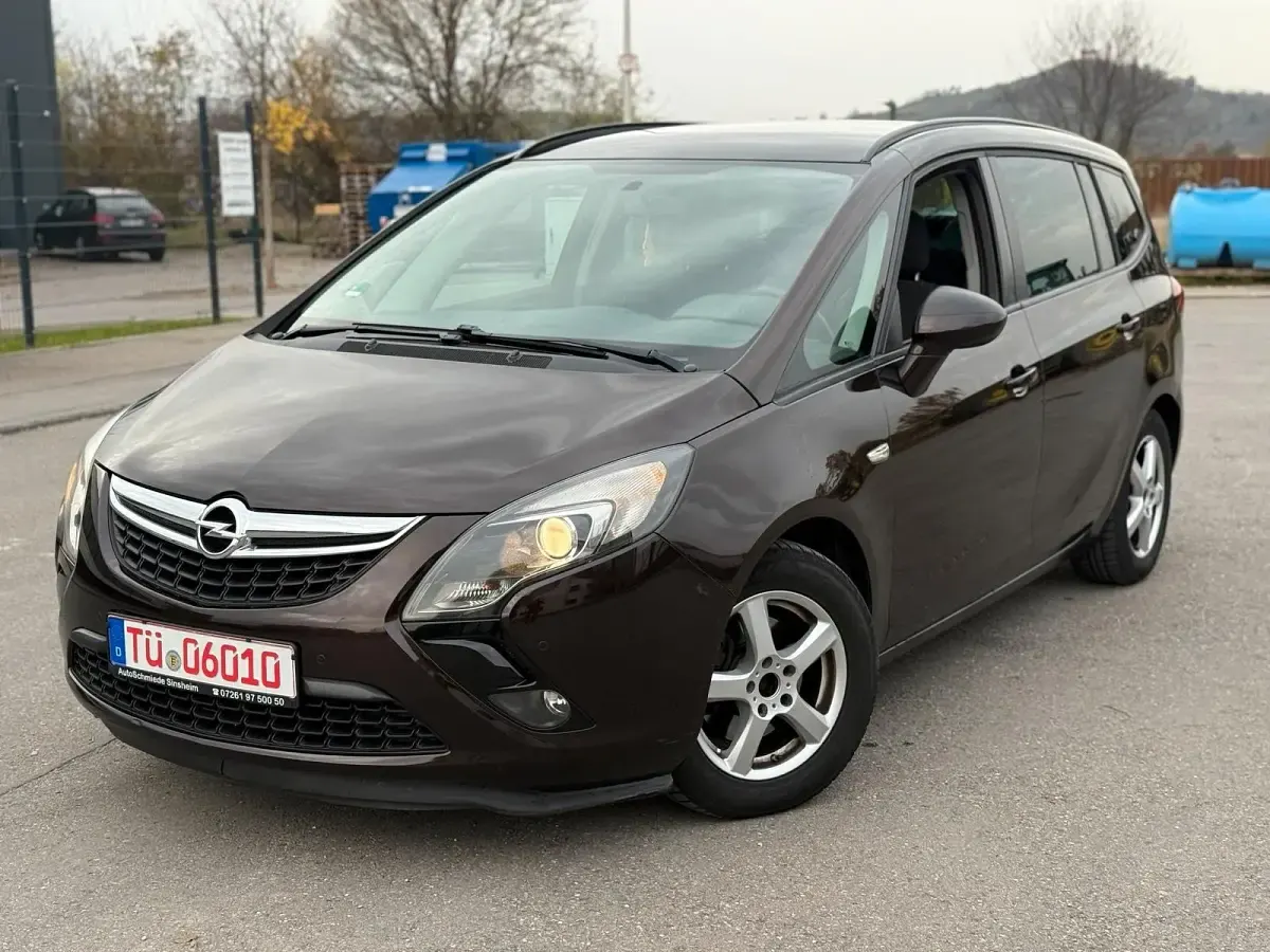 Gebraucht Opel Zafira 131 PS (96 kW) 2013 Braun Van / Kleinbus