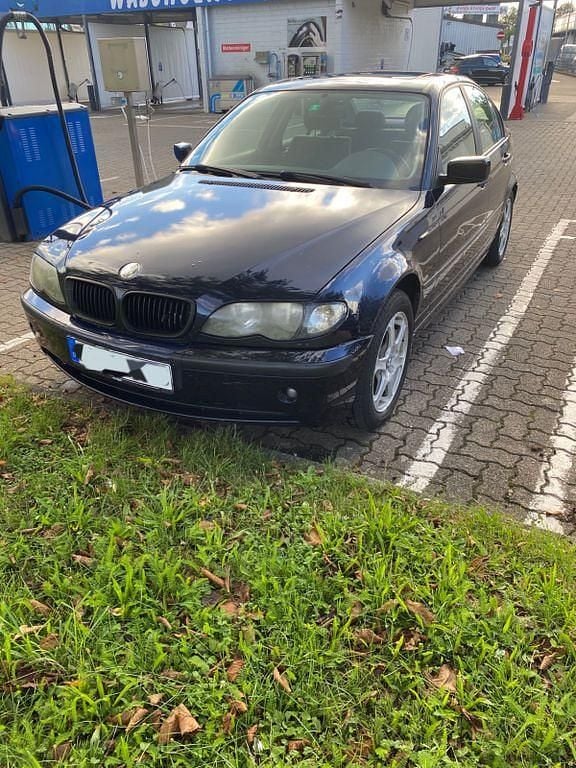 Blau Gebraucht 2003 BMW 320 Limousine | 1.200 € (Guter Preis) - Bild 1/4