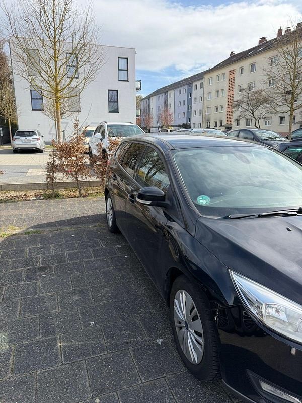 Gebraucht Ford Focus 95 PS (69 kW) 2017 Schwarz Kombi