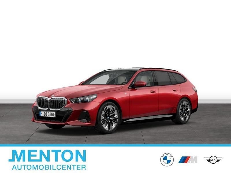 Rot Gebraucht 2025 BMW i5 M Sport Kombi | 63.307 € (Fairer Preis) - Bild 1/2