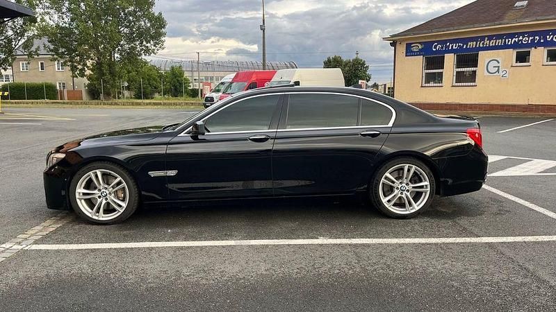Gebraucht BMW 750L 408 PS (300 kW) 2010 Schwarz Limousine