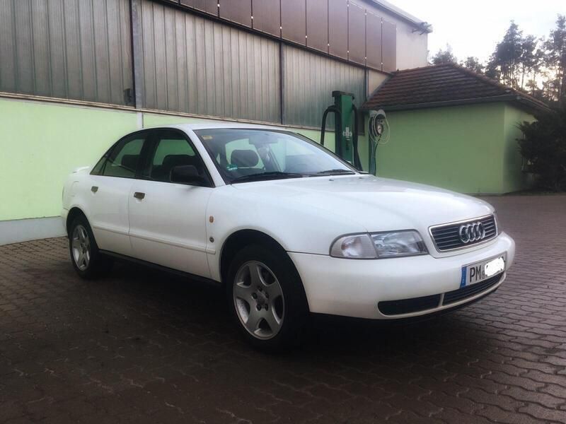 Weiß Gebraucht 1994 Audi A4 Limousine | 3.690 € - Bild 1/4