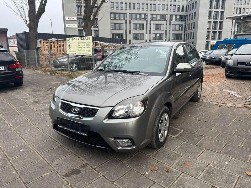 Silber Gebraucht 2010 Kia Rio Spirit Limousine | 3.499 € (Fairer Preis) - Bild 1/4