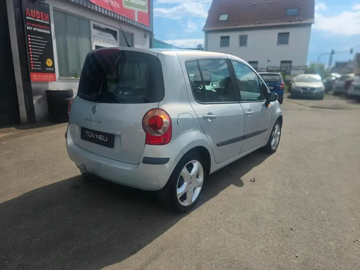Second-hand Renault Modus 111 CP (81 kW) 2005 Auriu Monovolum