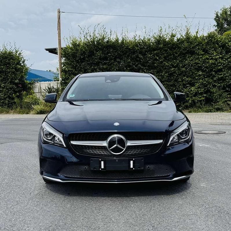 Blau Gebraucht 2016 Mercedes CLA220 Shooting Brake Kombi | 16.950 € (Etwas zu teuer) - Bild 1/4