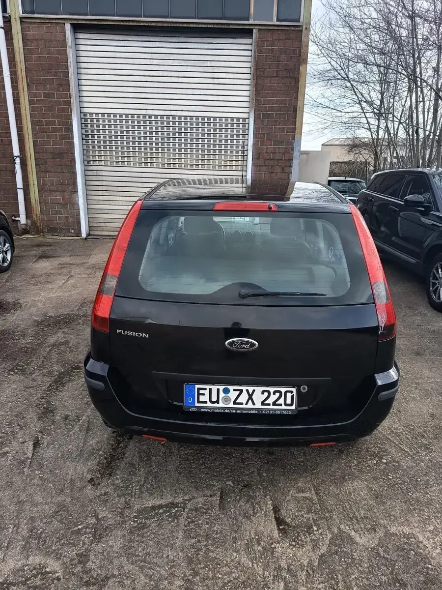 Gebraucht Ford Fusion 80 PS (58 kW) 2005 Schwarz Kleinwagen