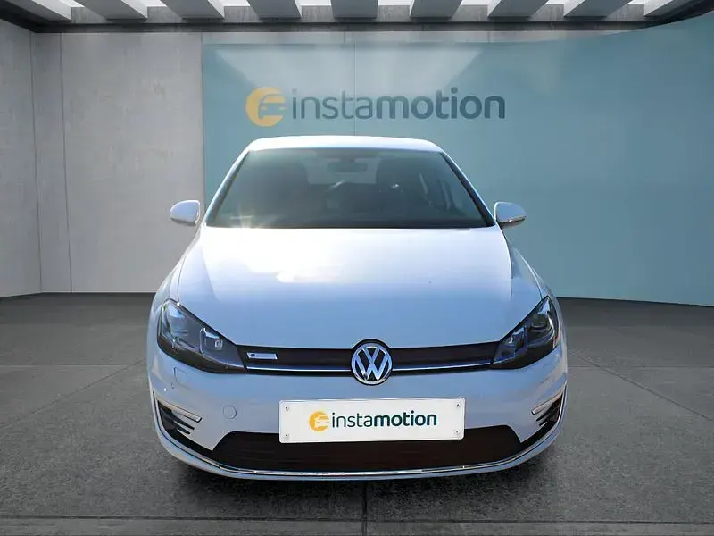 Gebraucht VW e-Golf 100 kW (136 PS) 2020 Weiß Kleinwagen