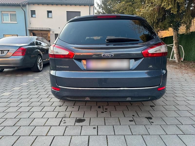 Gebraucht Ford Mondeo 163 PS (119 kW) 2012 Grau Kombi
