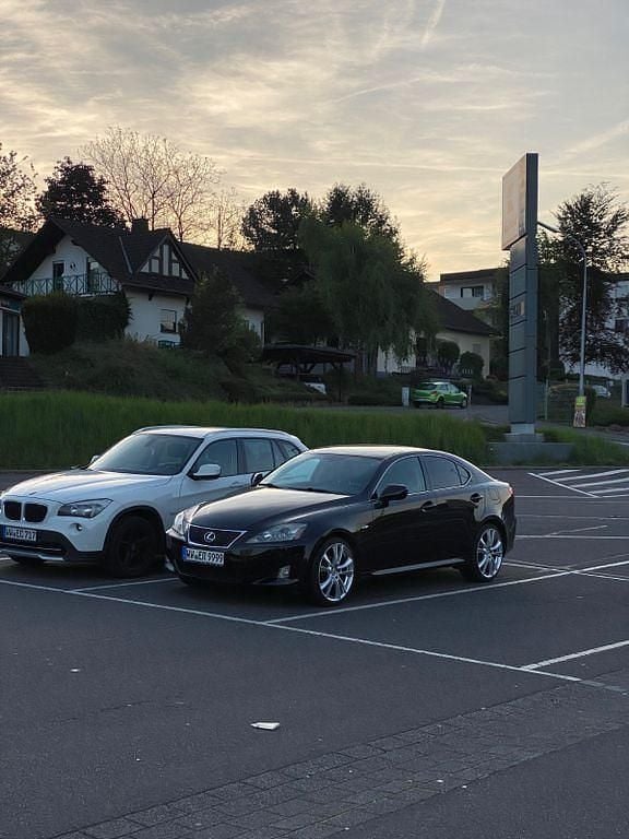 Schwarz Gebraucht 2007 Lexus IS220 Luxury Line Limousine | 5.650 € - Bild 1/4
