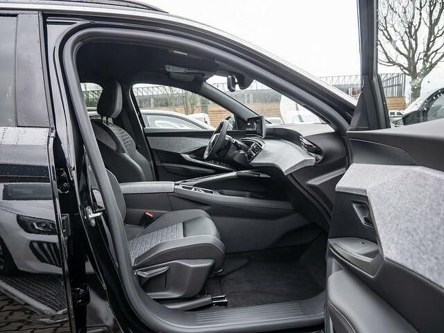 Neu Peugeot 5008 Allure 140 PS (102 kW) 2025 Schwarz / perla nera schwarz SUV