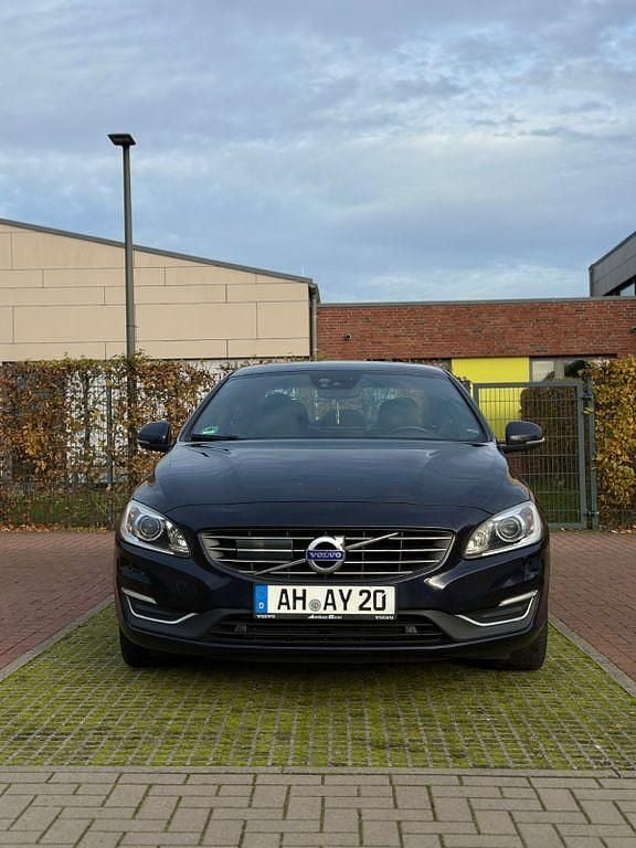 Gebraucht Volvo S60 Kinetic 224 PS (164 kW) 2015 Blau Limousine