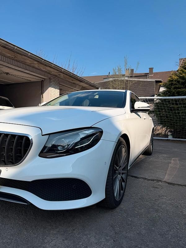 Gebraucht Mercedes E200 150 PS (110 kW) 2017 Weiß Limousine