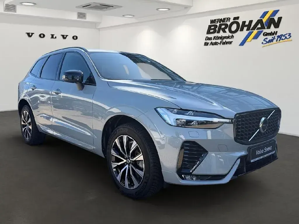 Gebraucht Volvo XC60 Plus 197 PS (144 kW) 2023 Vapour grey / metallic SUV