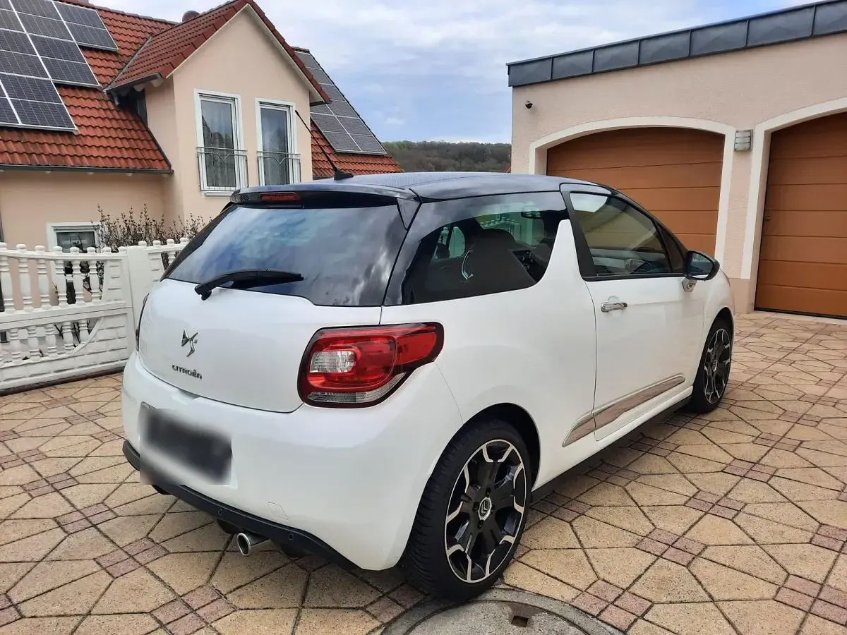 Gebraucht Citroën DS3 Chic 68 PS (50 kW) 2014 Weiß Kleinwagen