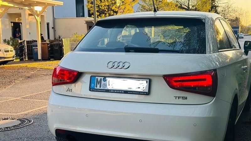 Second-hand Audi A1 Ambition 86 CP (63 kW) 2012 Alb Hatchback