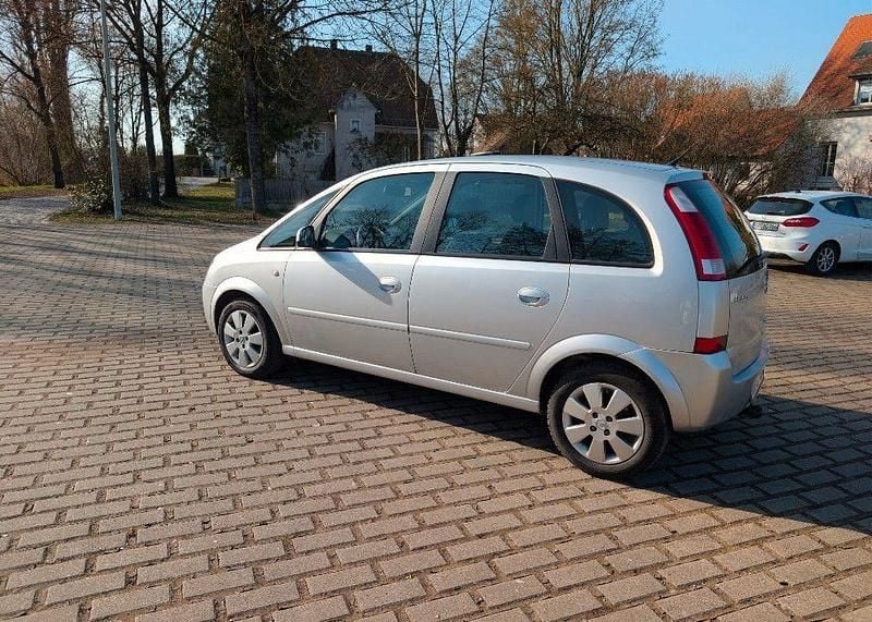 Gebraucht Opel Meriva 101 PS (74 kW) 2005 Silber Van / Kleinbus