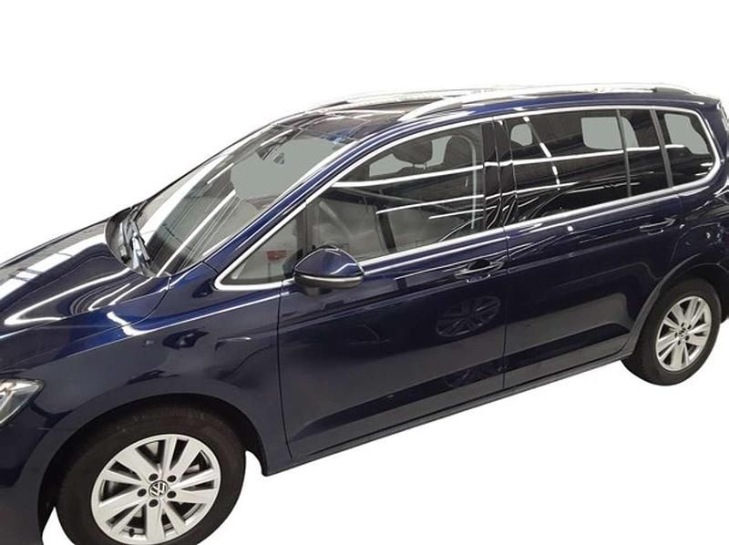Gebraucht VW Touran Highline 150 PS (110 kW) 2025 Atlantik blue metallic Van / Kleinbus
