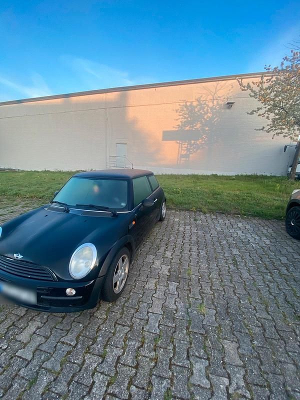 Gebraucht Mini ONE 90 PS (66 kW) 2004 Schwarz Kleinwagen