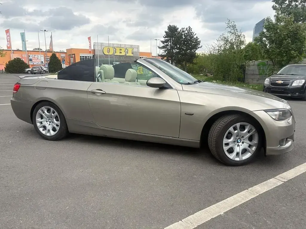 Gebraucht BMW 330 Cabriolet 231 PS (169 kW) 2009 Beige Cabrio