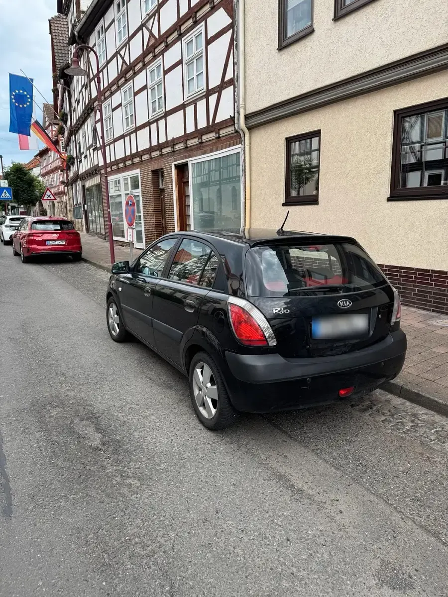 Gebraucht Kia Rio 71 PS (52 kW) 2008 Schwarz Kleinwagen