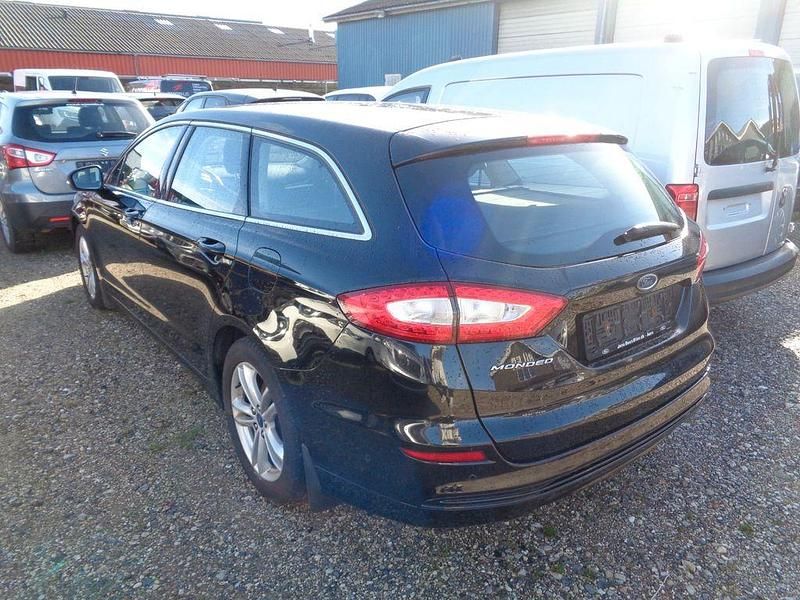 Gebraucht Ford Mondeo Titanium 160 PS (117 kW) 2018 Schwarz Limousine