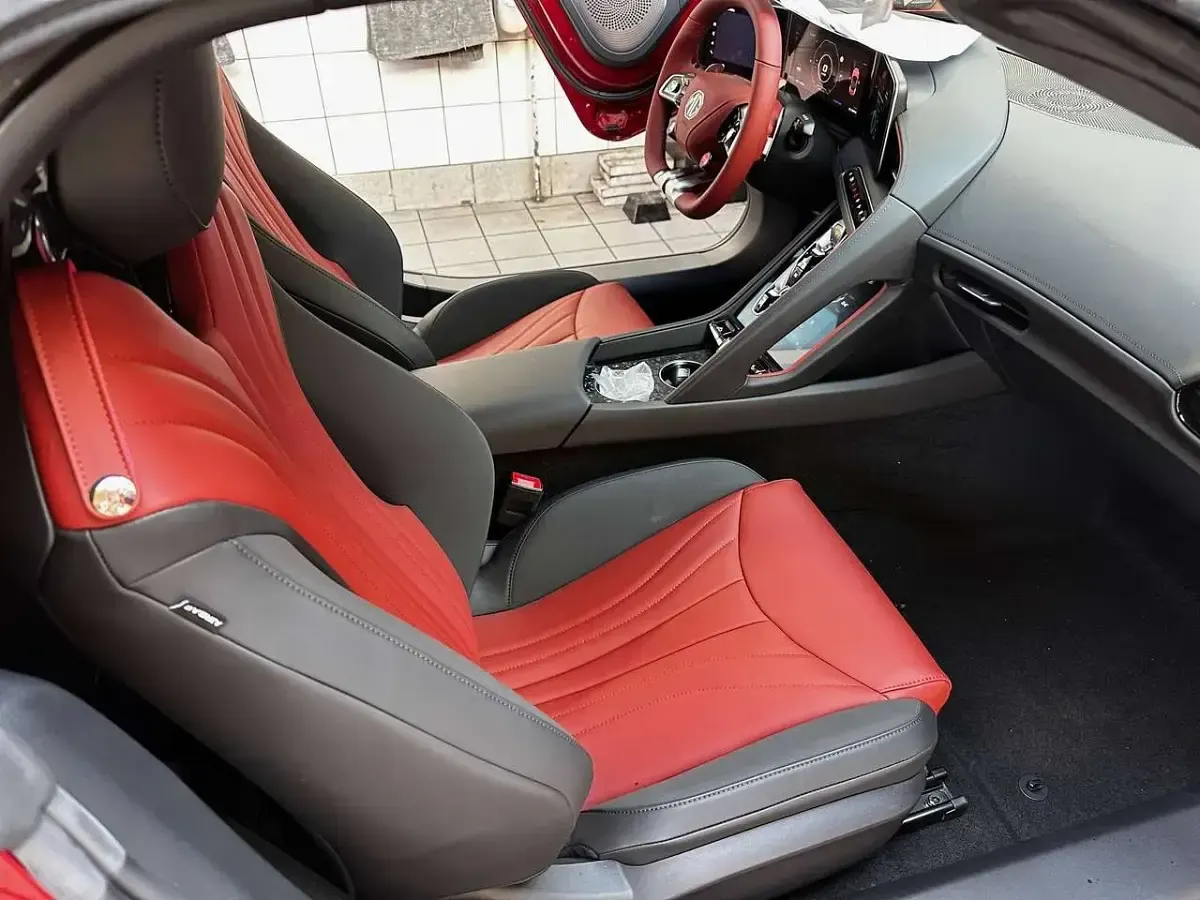 Gebraucht MG Cyberster 250 kW (340 PS) 2025 Rot Cabrio