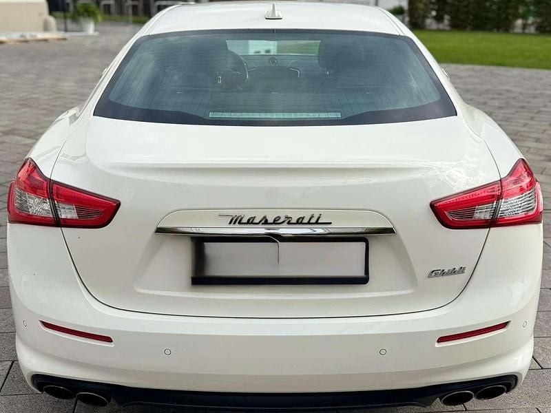 Gebraucht Maserati Ghibli 349 PS (256 kW) 2020 Weiß Limousine