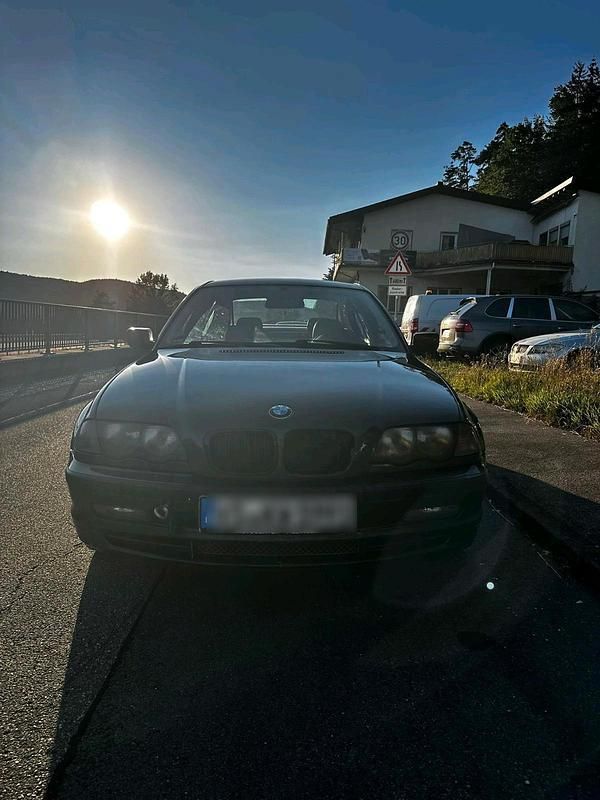 Grün Gebraucht 1999 BMW 328 Limousine | 3.500 € (Guter Preis) - Bild 1/4