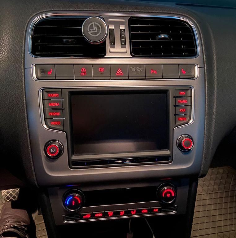 Gebraucht VW Polo LOUNGE 90 PS (66 kW) 2015 Rot Kleinwagen