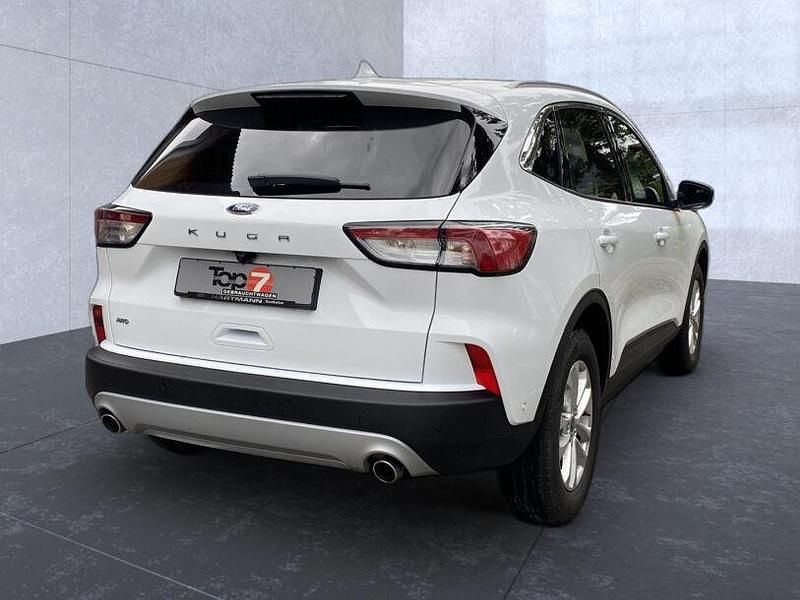 Gebraucht Ford Kuga Titanium 120 PS (88 kW) 2023 Frostweiß SUV