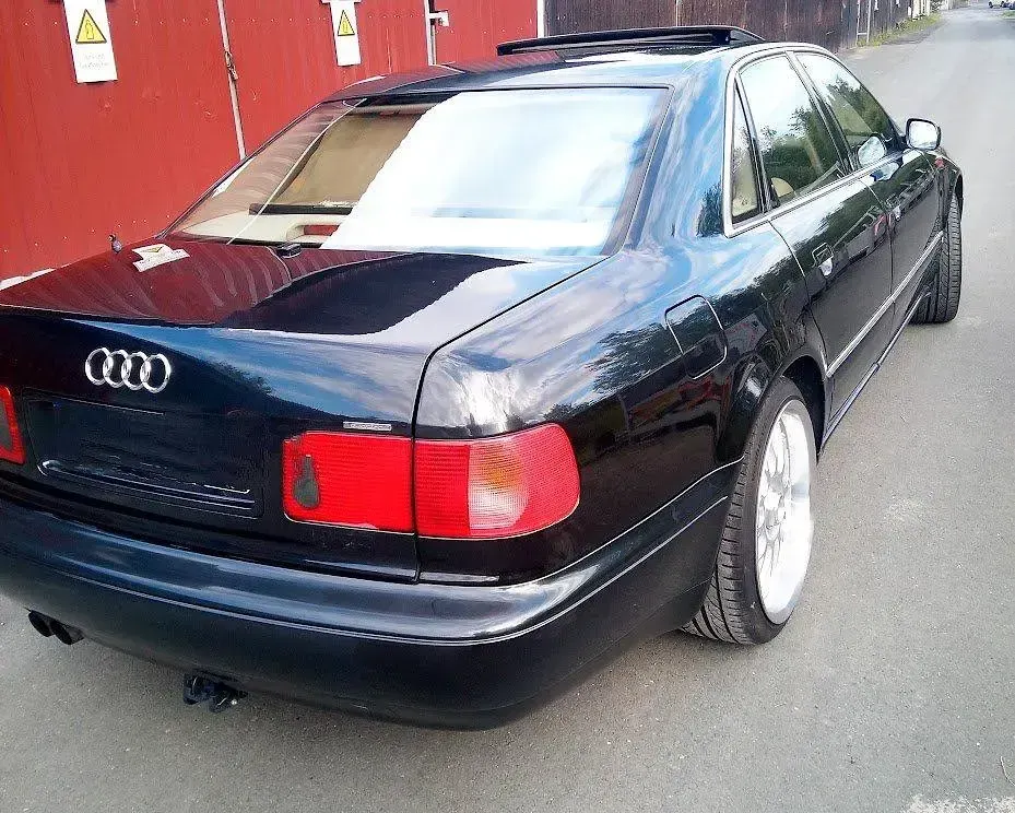 Gebraucht Audi A8 193 PS (141 kW) 1996 Schwarz Limousine