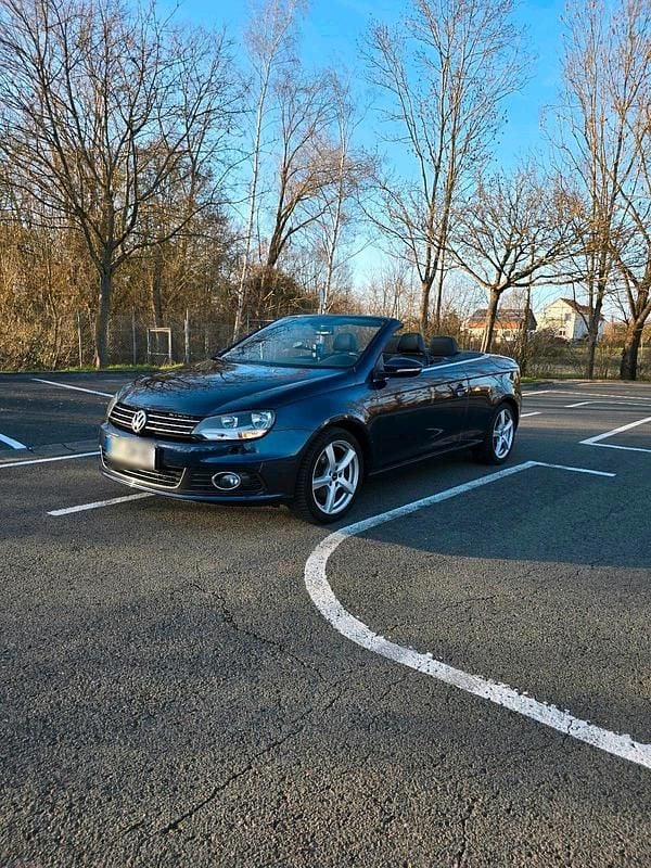 Gebraucht VW Eos 122 PS (89 kW) 2014 Blau Cabrio