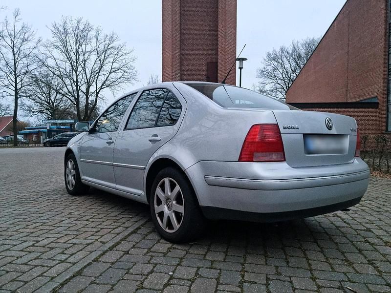 Gebraucht VW Bora 110 PS (80 kW) 2004 Silber Limousine
