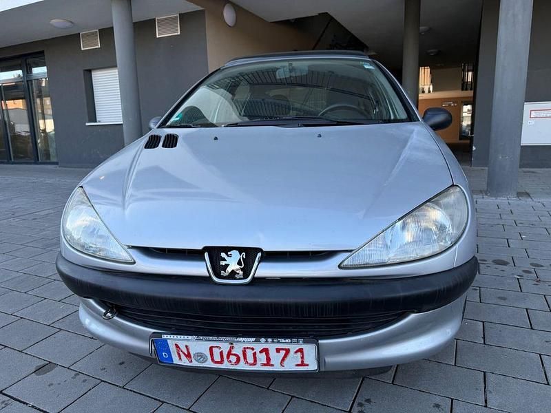 Gebraucht Peugeot 206 Style 60 PS (44 kW) 2000 Grau Limousine