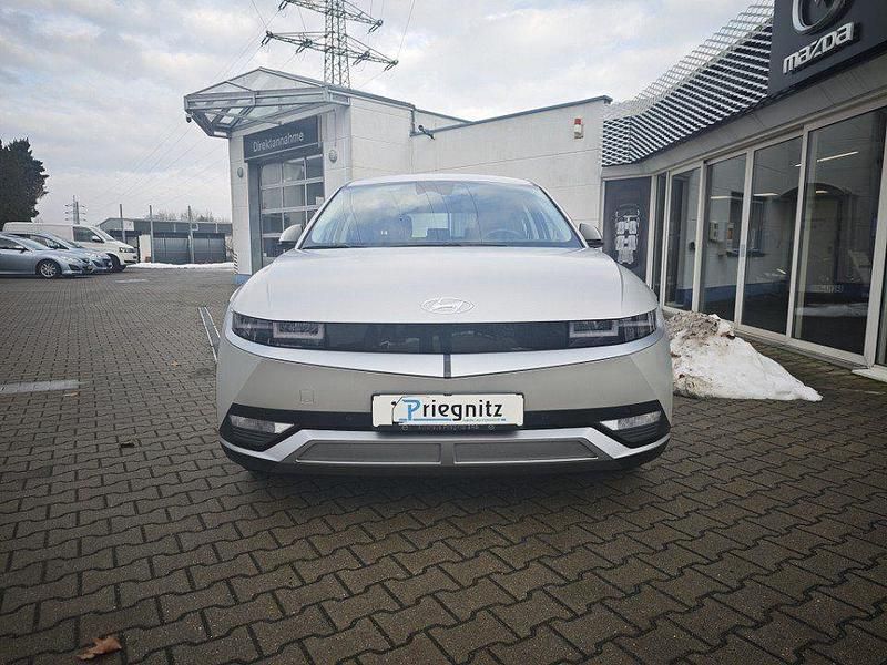 Silber Gebraucht 2022 Hyundai Ioniq Dynamiq Kleinwagen | 24.990 € (Fairer Preis) - Bild 1/4