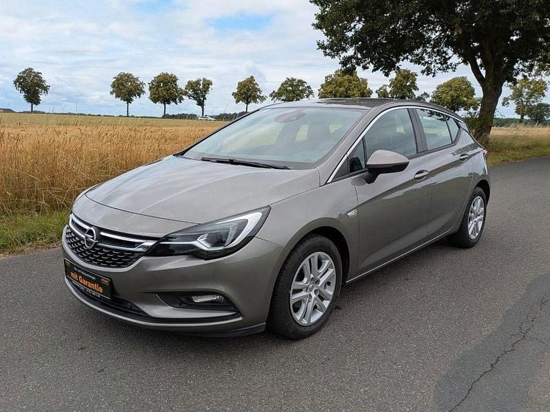 Beige Gebraucht 2016 Opel Astra Business Limousine | 8.490 € (Fairer Preis) - Bild 1/4