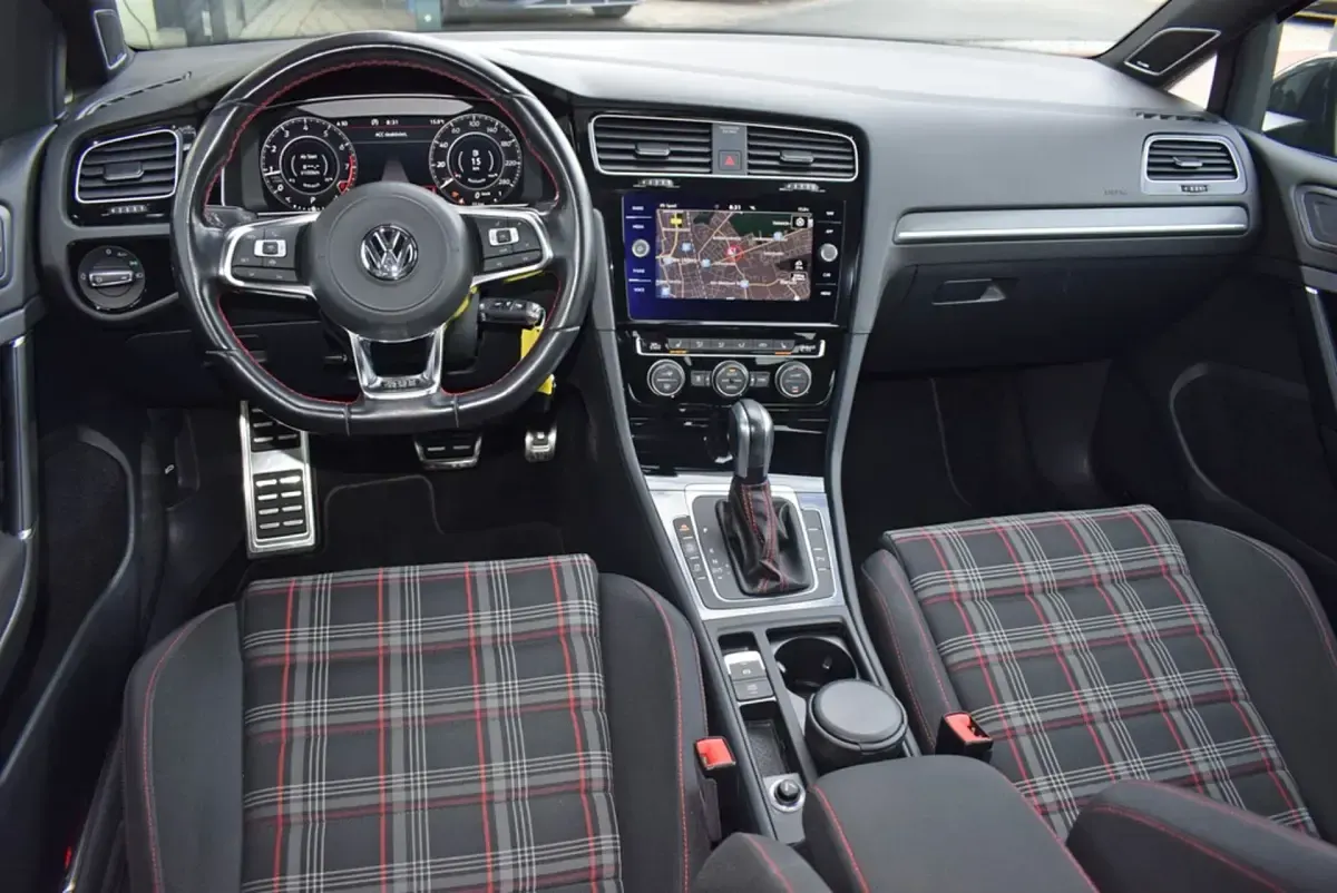 Gebraucht VW Golf VII GTI 245 PS (180 kW) 2019 Grau Limousine