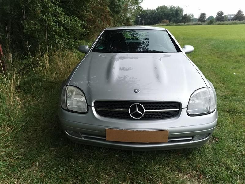Silber Gebraucht 1998 Mercedes SLK230 Cabrio | 4.900 € (Guter Preis) - Bild 1/4