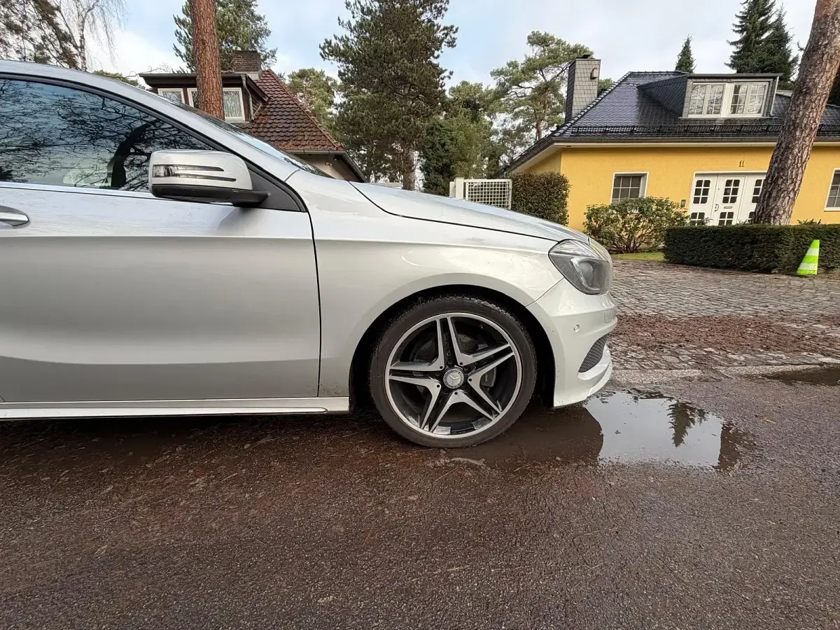 Gebraucht Mercedes A200 AMG line 156 PS (114 kW) 2013 Silber Kleinwagen